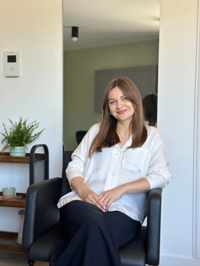 Aliesia - instruktorka przedłużania włosów w salonie Hi Beauty